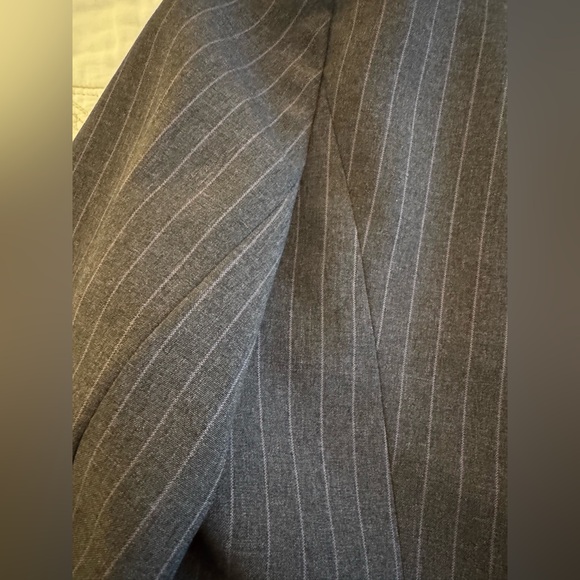 16P LeSuit Charcoal Gray Double Breasted pinstriped pantsuit - Picture 8 of 11